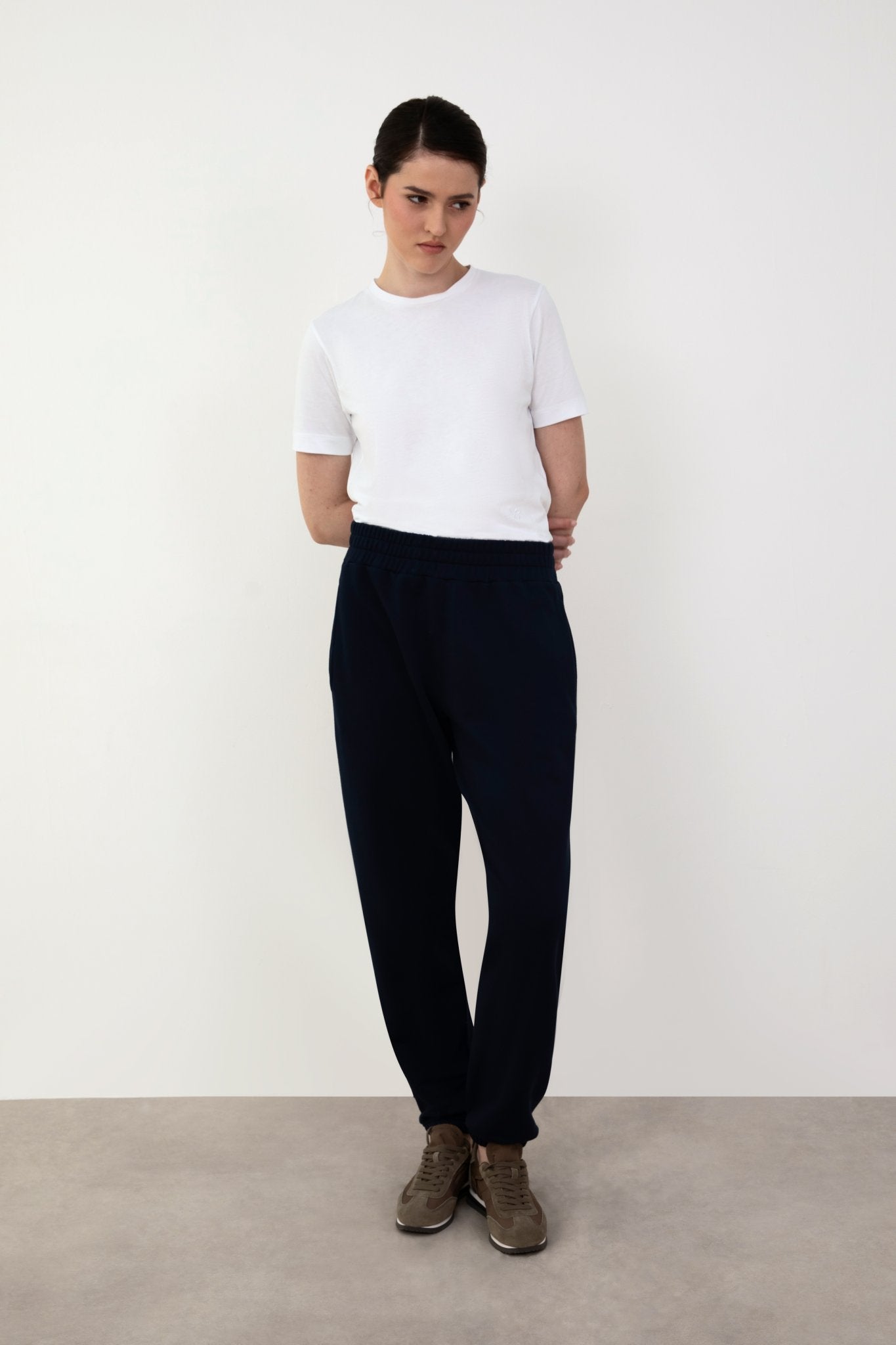 navy_regular_fit_cotton_jogger_women_3