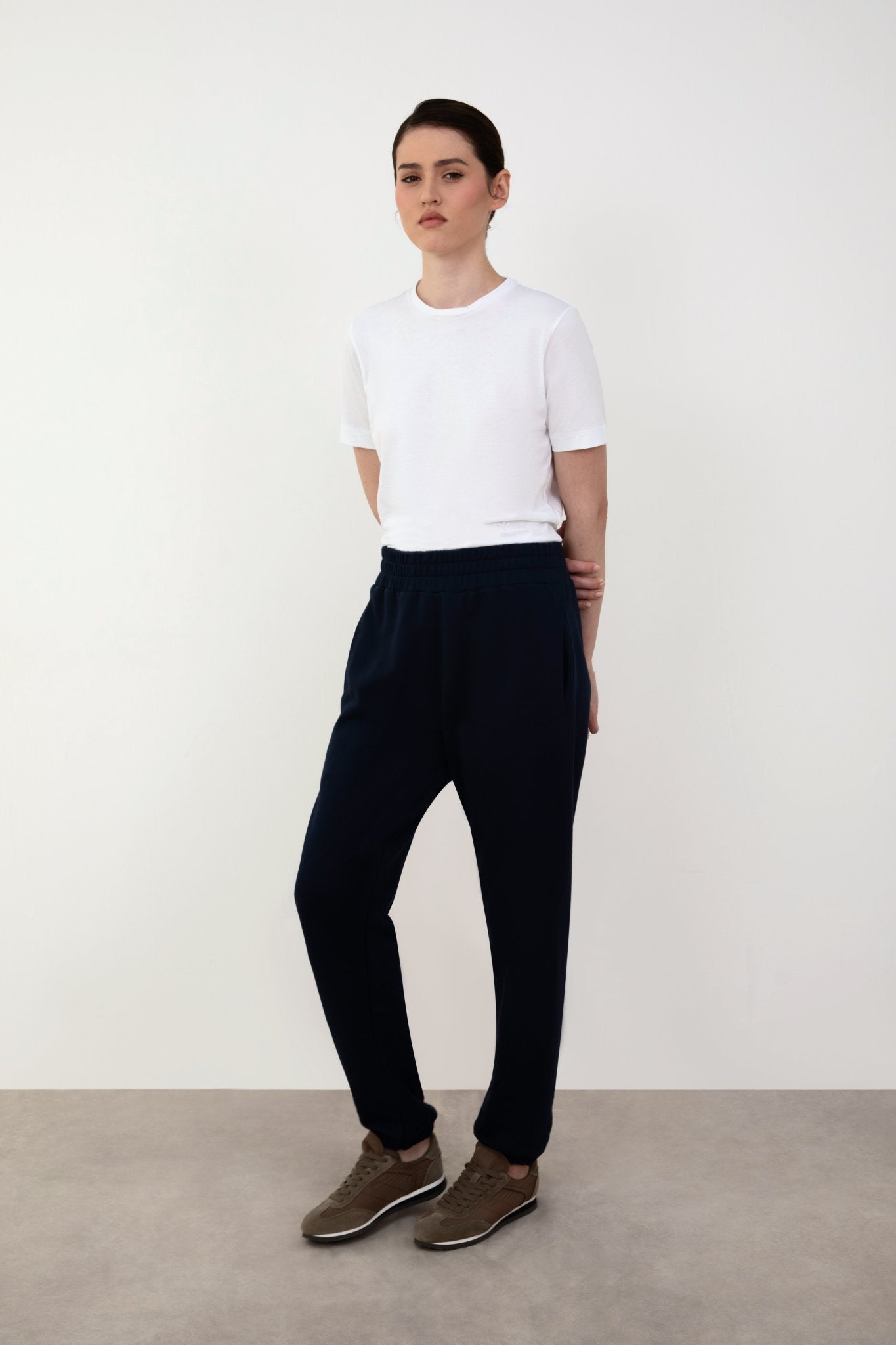 navy_regular_fit_cotton_jogger_women_4